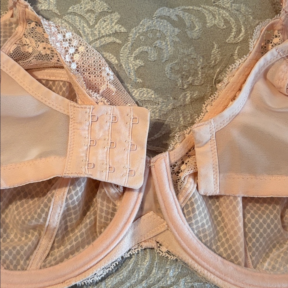 Elomi Pink Lace Bra - Picture 3 of 6